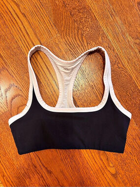 FORM Sports Bra in Navy & White